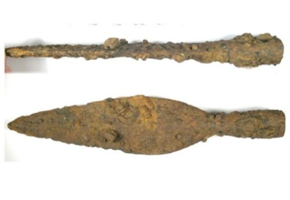Medieval iron arrowhead probably dating from the 12th-15th century.